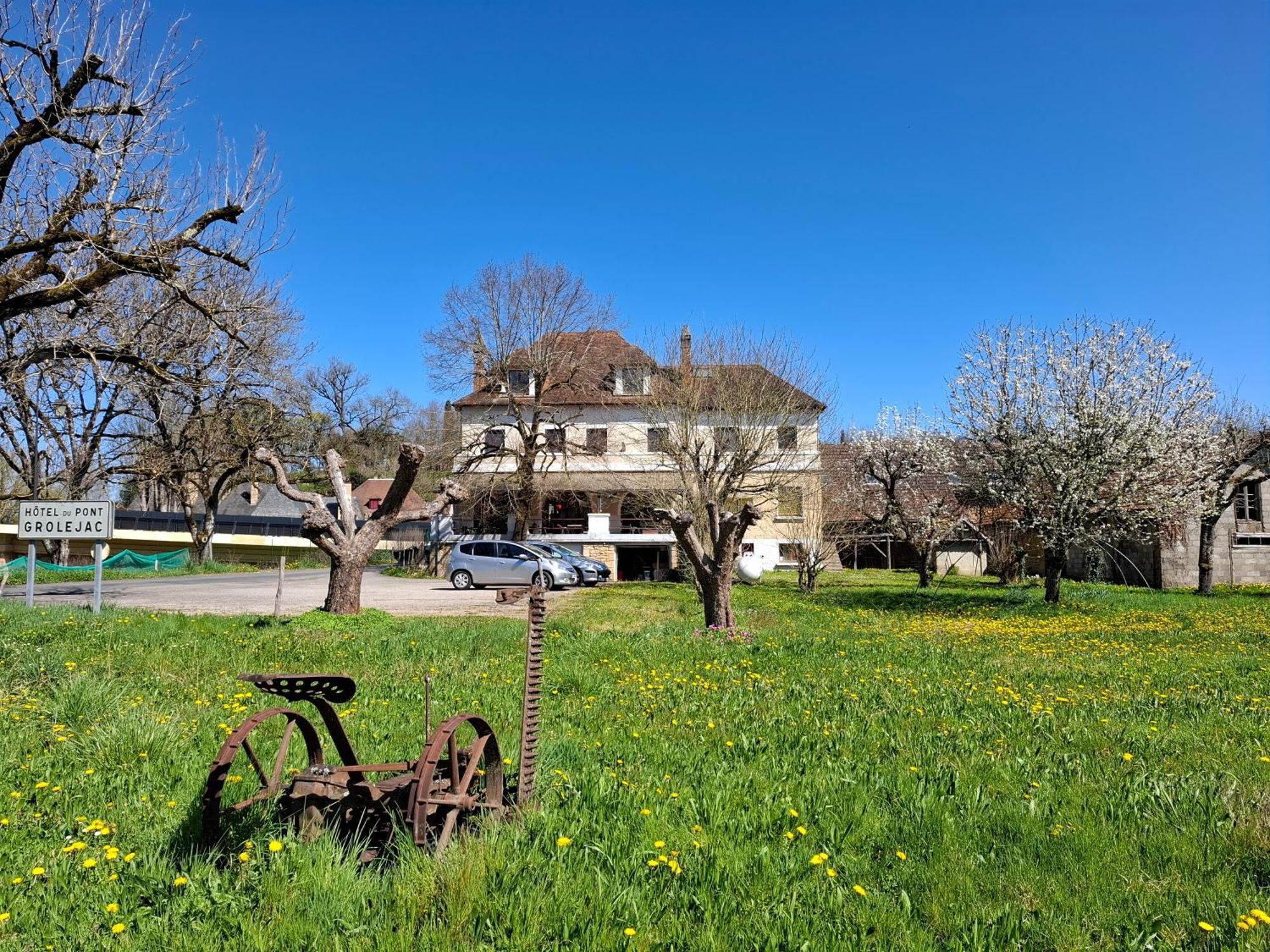Hotel Du Pont Et Restaurant A Grolejac Exterior photo